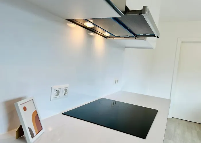 Modern - Free Parking - Balcony *